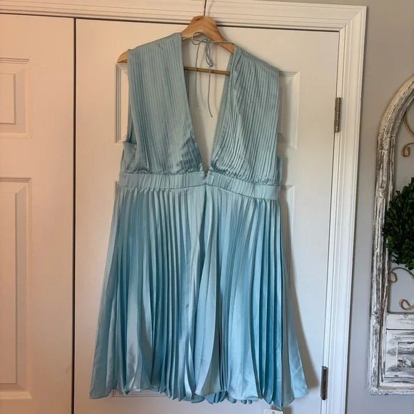 Abercrombie & Fitch Plunge Pleated Satin Mini Dress Sky Blue XLT Tall Long NWT - Picture 13 of 16